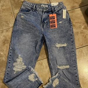 fashion nova mom jeans ! ❤️